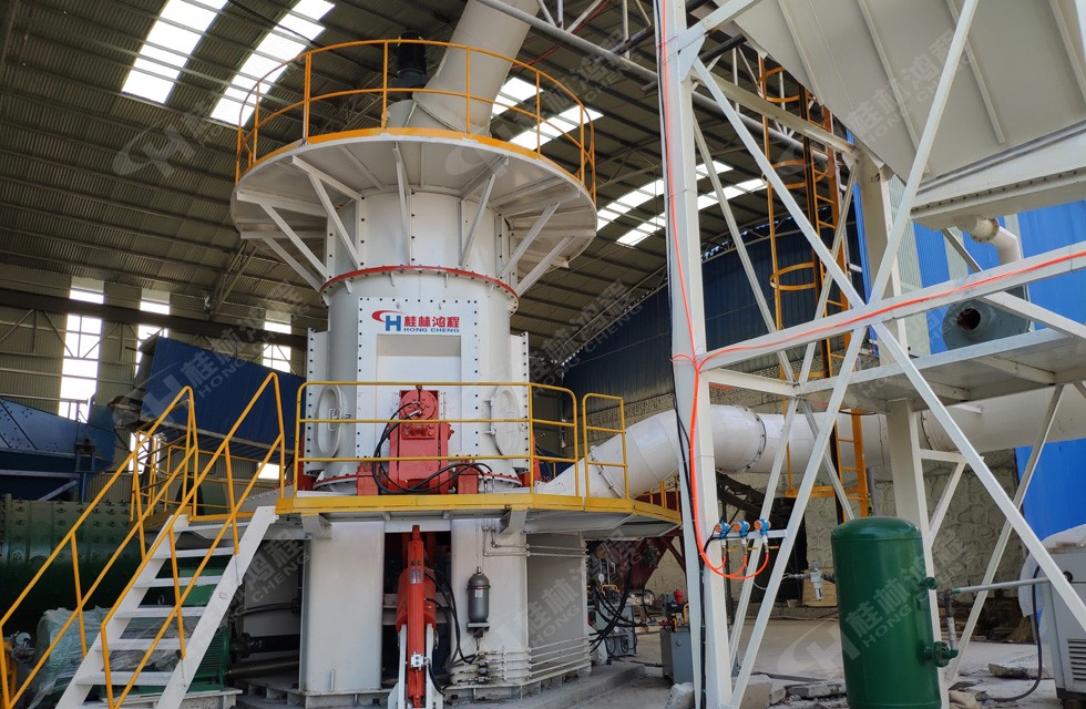 霞石磨粉機HLM1500立磨河南客戶設備投產 霞石磨粉機HLM1500立磨河南客戶設備投產