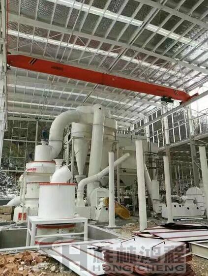 桂林鴻程磨粉機(jī)安裝客戶現(xiàn)場 桂林鴻程磨粉機(jī)安裝客戶現(xiàn)場