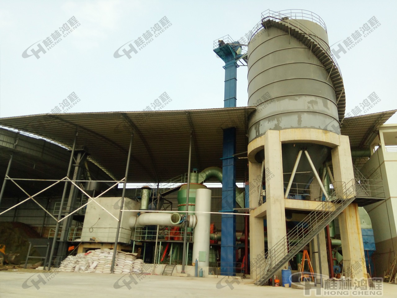 桂林鴻程環(huán)保制粉生產線-HLM粉煤灰立磨裝備 桂林鴻程環(huán)保制粉生產線-HLM粉煤灰立磨裝備