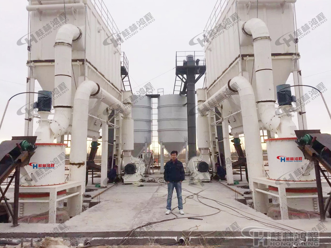 桂林鴻程碳酸鈣微粉磨HCH超細環輥磨 桂林鴻程碳酸鈣微粉磨HCH超細環輥磨