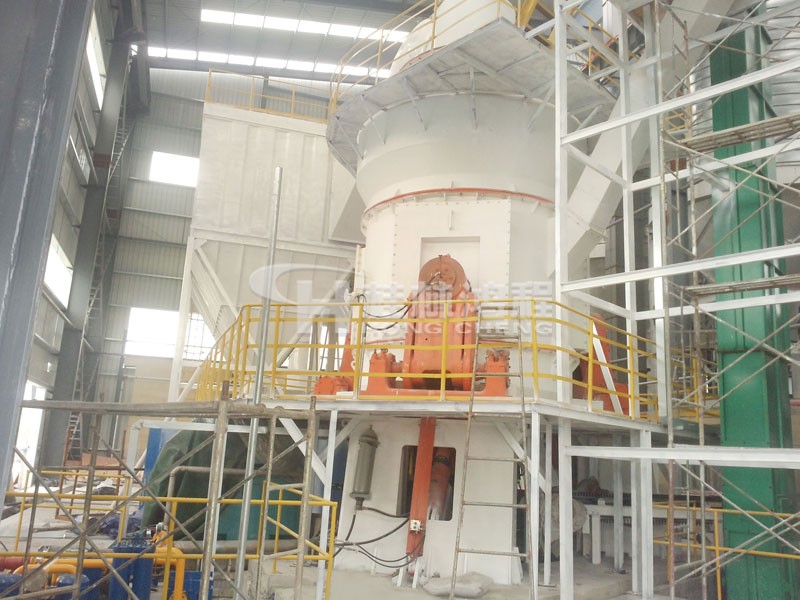 年產(chǎn)15萬噸的電廠石膏生產(chǎn)石膏粉優(yōu)勢設(shè)備 HLM2400石膏立式磨 年產(chǎn)15萬噸的電廠石膏生產(chǎn)石膏粉優(yōu)勢設(shè)備 HLM2400石膏立式磨