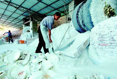 變廢為寶陶瓷廢渣“回流”生產線 變廢為寶陶瓷廢渣“回流”生產線