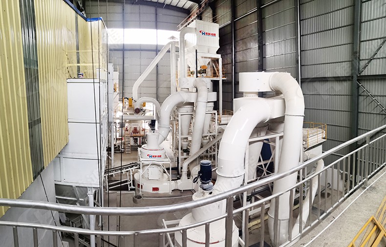 HC1700縱擺磨粉機(jī) 某地區(qū)客戶購置兩臺(tái)安裝完畢 HC1700縱擺磨粉機(jī) 某地區(qū)客戶購置兩臺(tái)安裝完畢