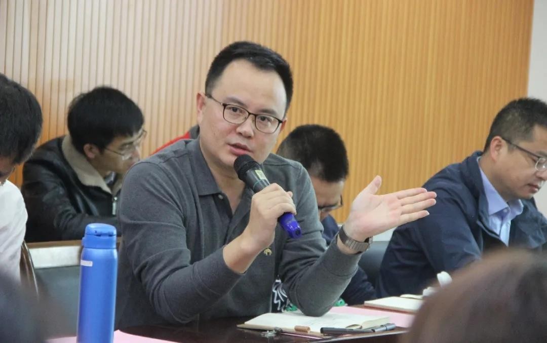 桂林鴻程林均總經(jīng)理做季度總結(jié) 桂林鴻程林均總經(jīng)理做季度總結(jié)