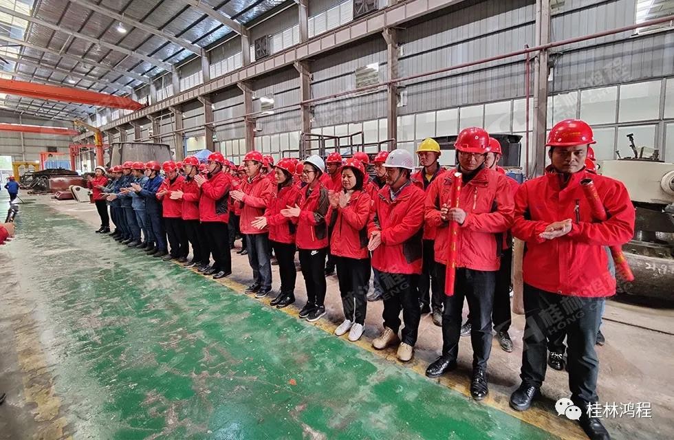 里程碑！桂林鴻程自主研發(fā)HC3000全球大型雷蒙磨正式投入市場！