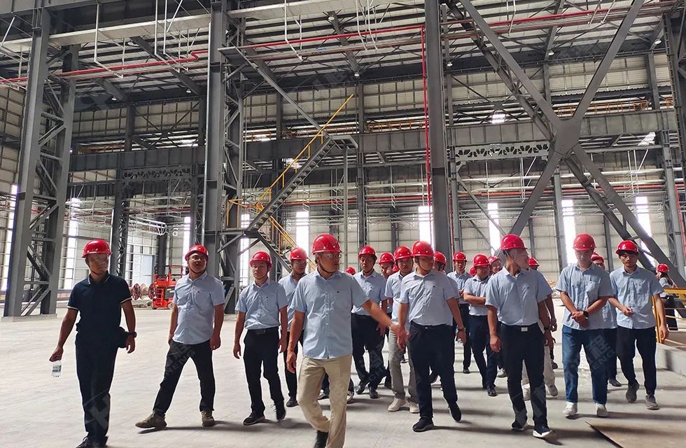 桂林鴻程礦山設備磨粉機2022銷售大會參與人員參觀寶山智能產業園 桂林鴻程礦山設備磨粉機2022銷售大會參與人員參觀寶山智能產業園